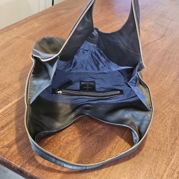 Pour la Victoire Large Hobo Nouveau Shoulder Bag Black With Zippers Inside Navy - Picture 7 of 16